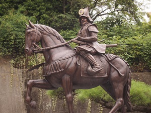 加藤嘉明の騎馬像
